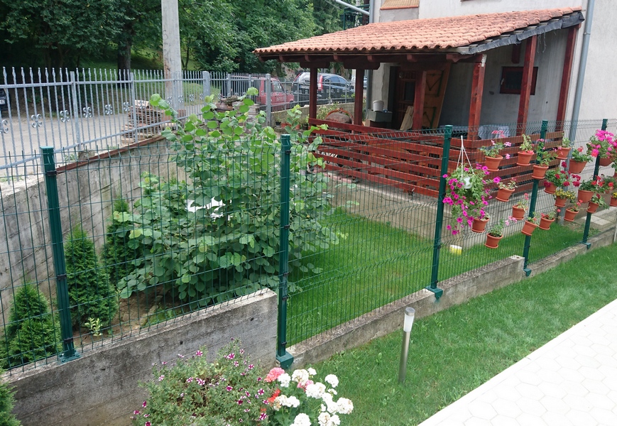 panelne ograde za dvorišta i plac i kuću